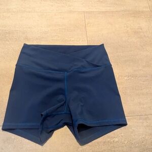 Fleo v waist shorts
